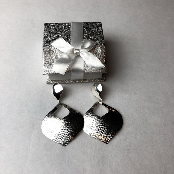 Beautiful Sterling Silver Earrings - Picture 1 of 1